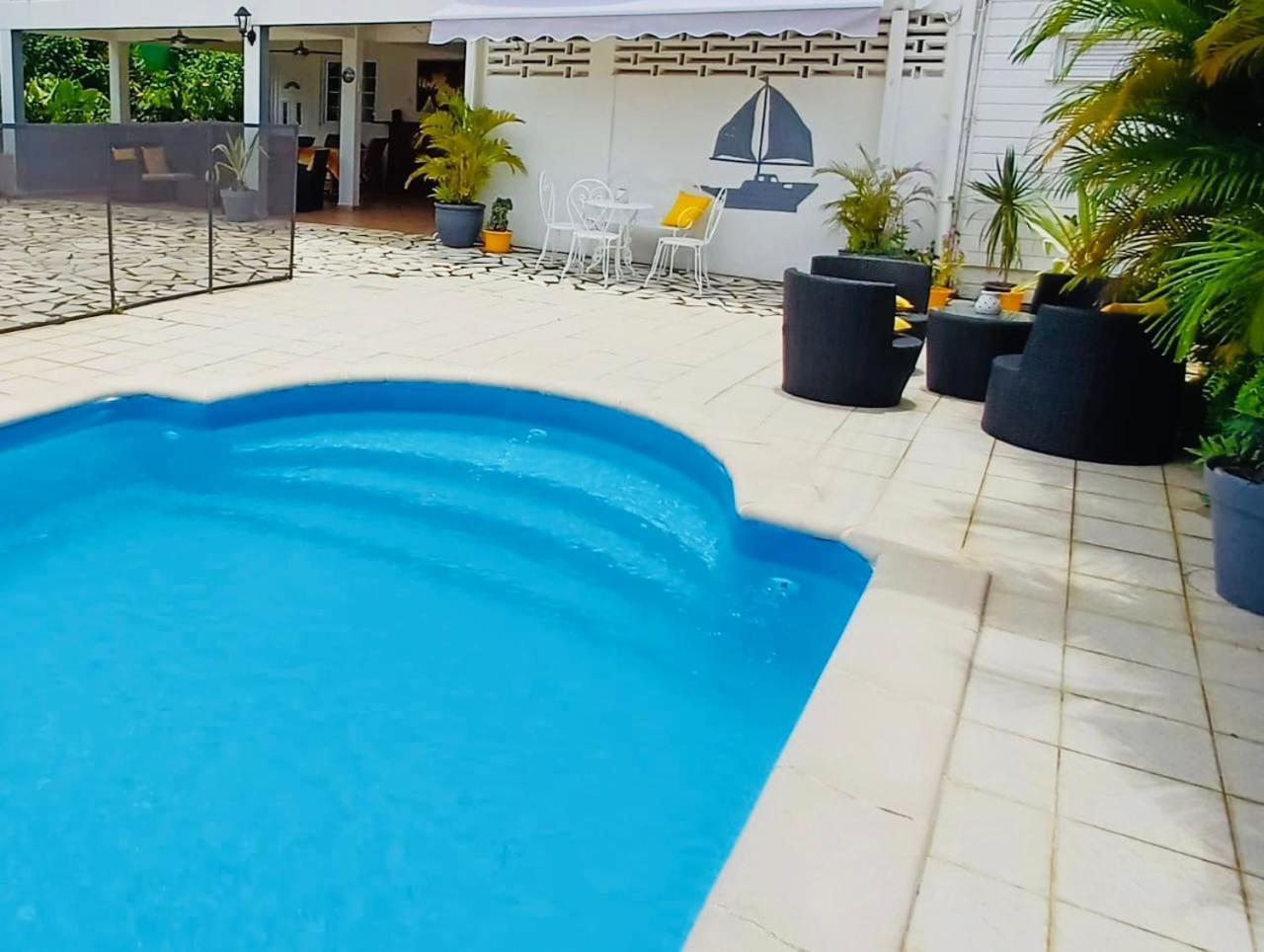 شقة Coquet F2 Climatise Avec Piscine Au Lamentin لو لامينتين المظهر الخارجي الصورة